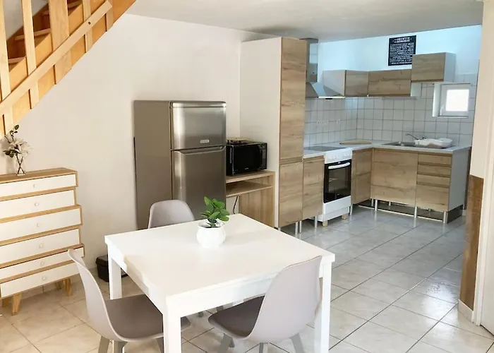 Entre Nous A La Riviera Des Alpes *